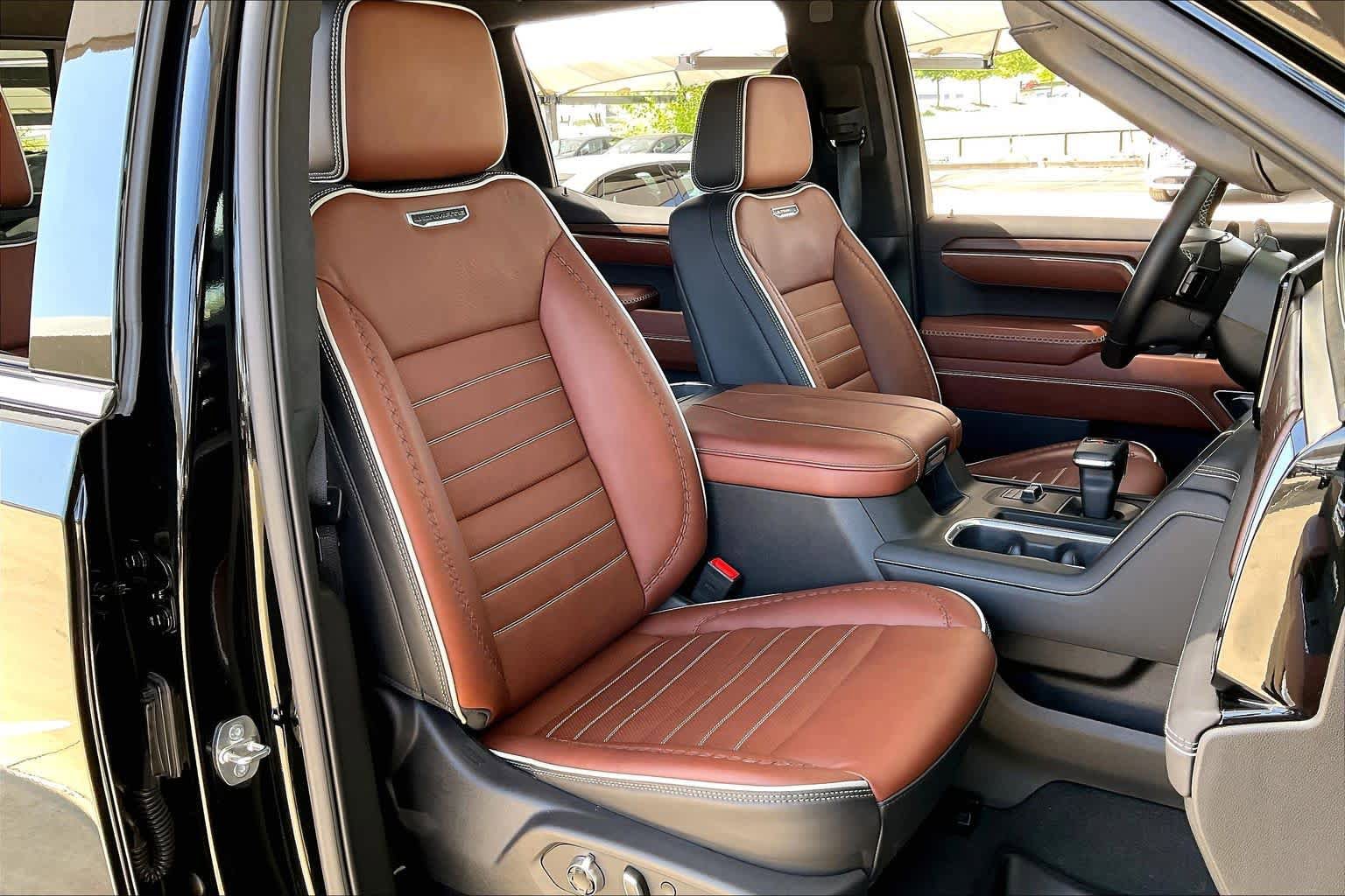 Used 2024 GMC Sierra 1500 Denali Ultimate image 9