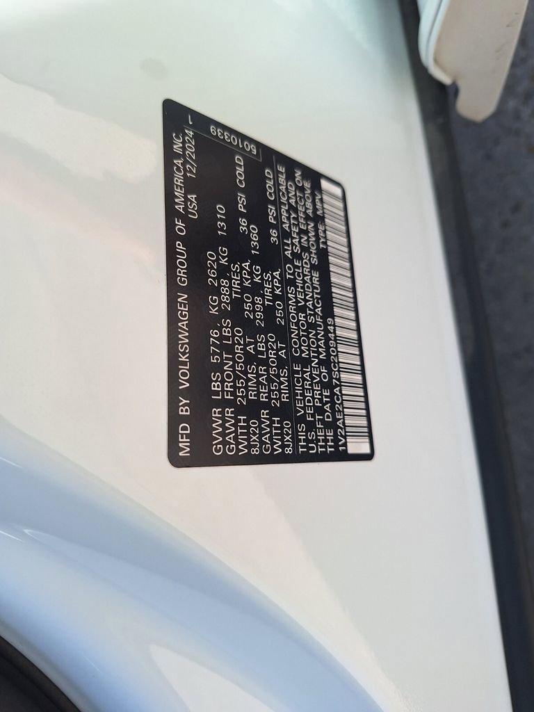 Used 2025 Volkswagen Atlas Cross Sport SEL R-Line image 33