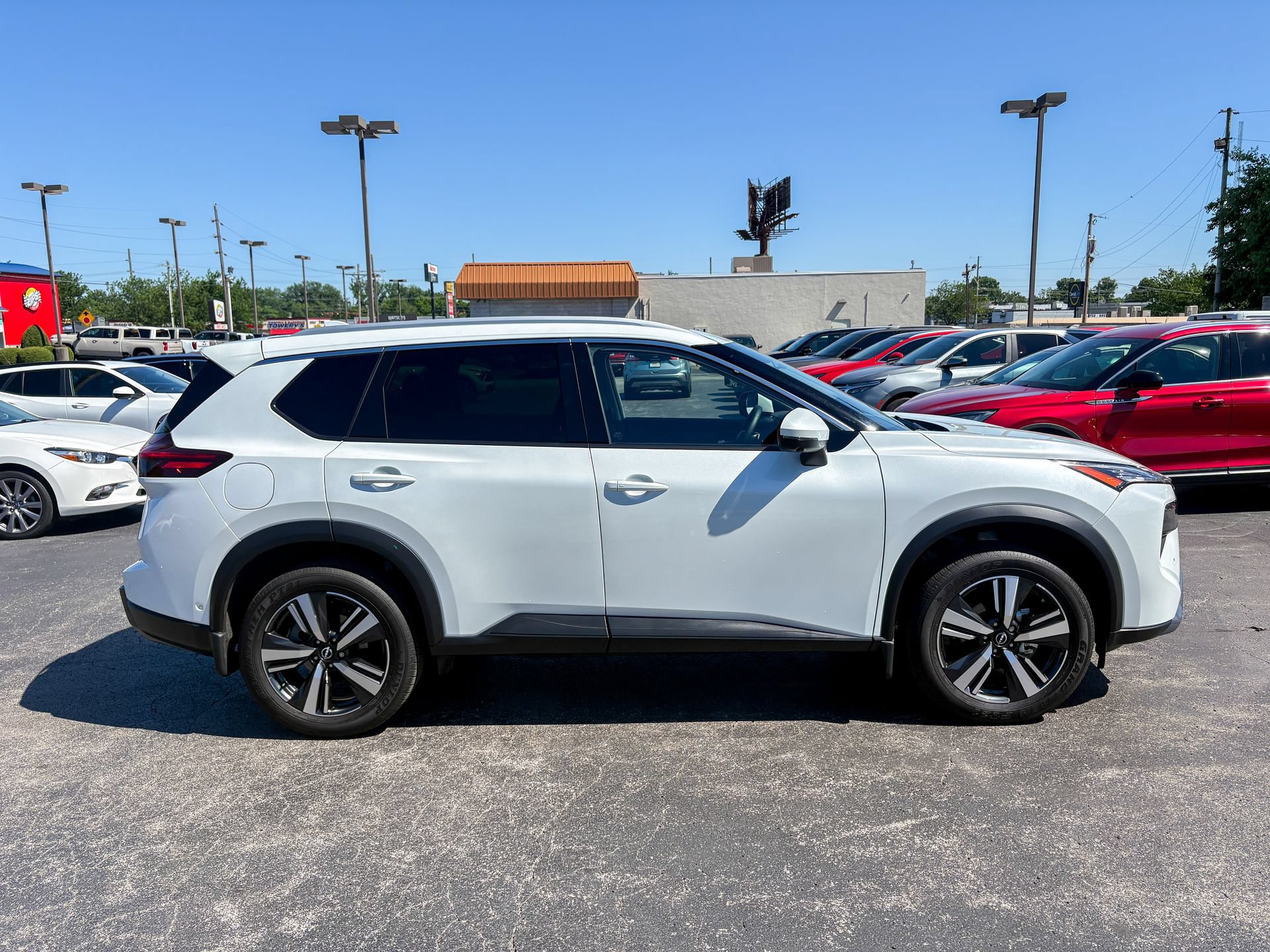 Used 2025 Nissan Rogue SL w/ SL Premium Package FWD image 21