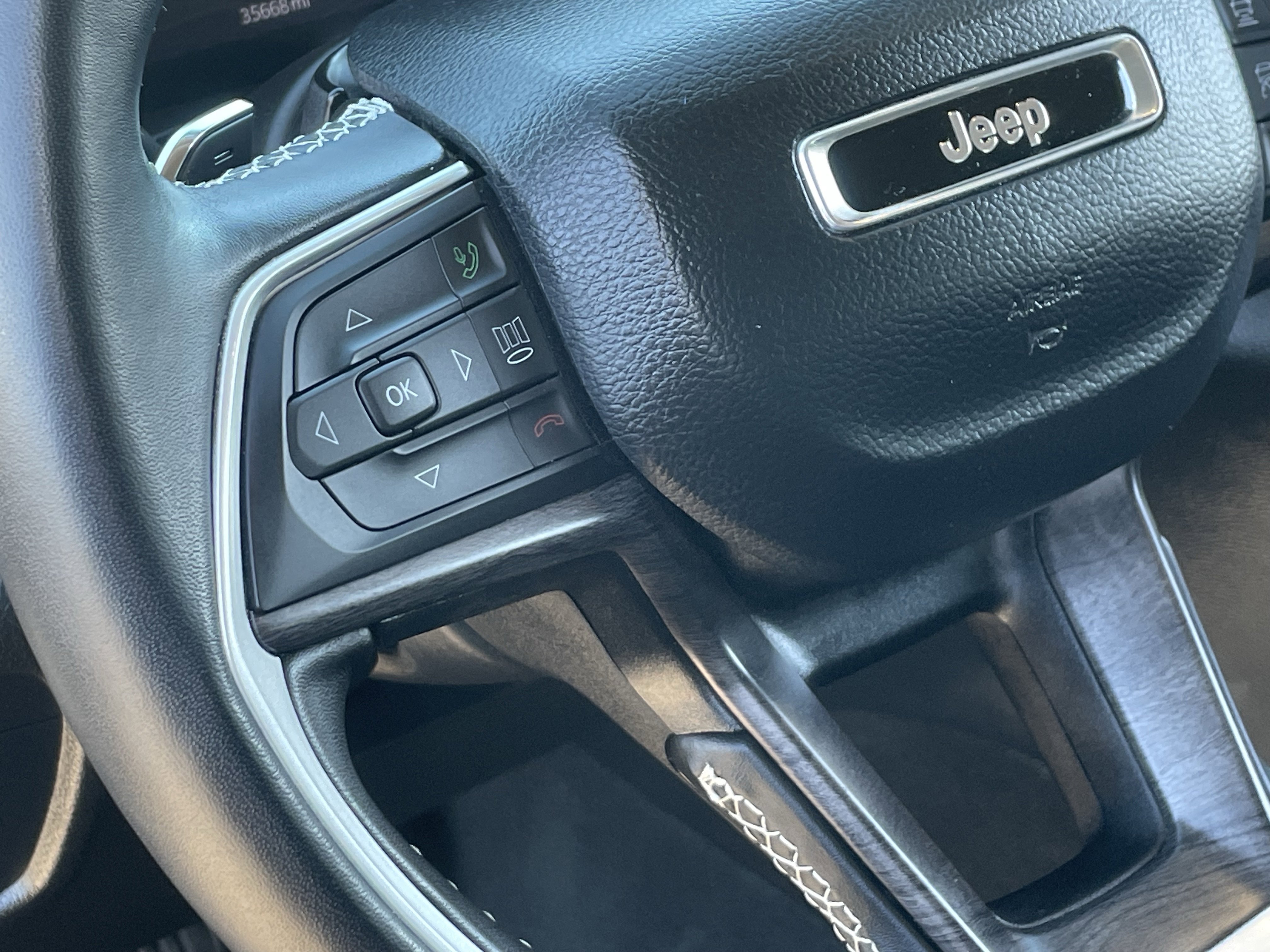 Certified 2022 Jeep Grand Cherokee L Limited w/ Luxury Tech Group II image 24