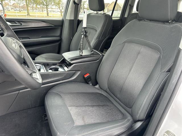 Used 2023 Jeep Grand Cherokee Laredo w/ Luxury Tech Group I image 14