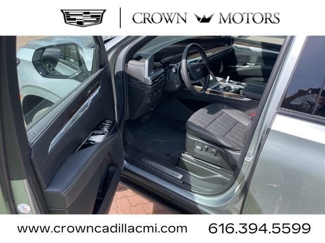 New 2025 Cadillac Escalade Sport Platinum w/ LPO, ONYX Package image 19