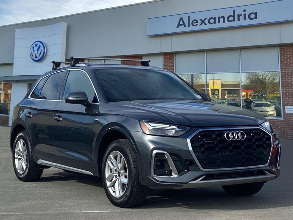 Used 2023 Audi Q5 2.0T Premium w/ Convenience Package image 1