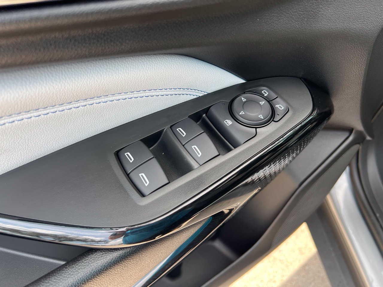 New 2026 Chevrolet Trax LT w/ LT Convenience Package FWD image 12