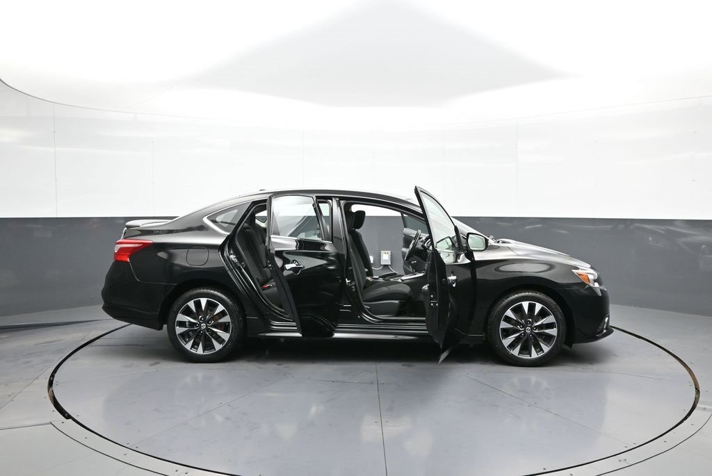 Used 2016 Nissan Sentra SR image 40