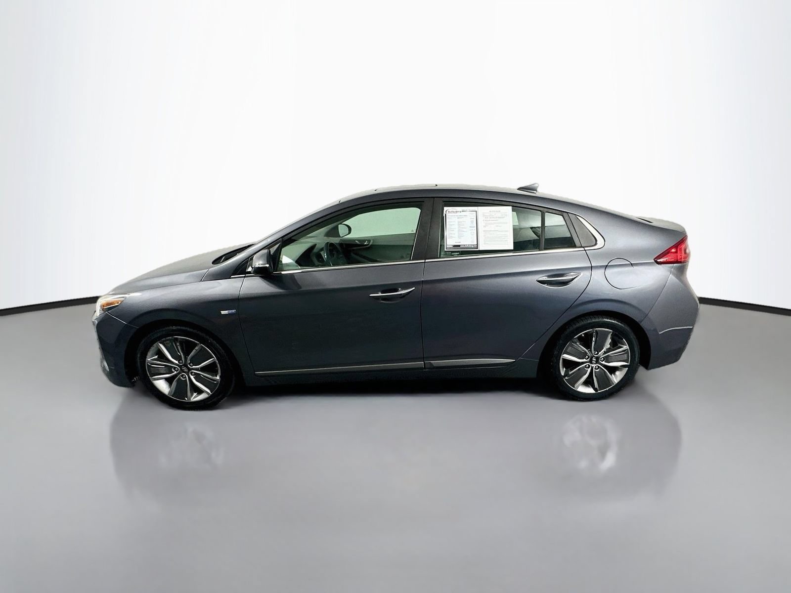 Used 2018 Hyundai Ioniq Limited w/ Limited Ultimate Package 03 FWD image 4