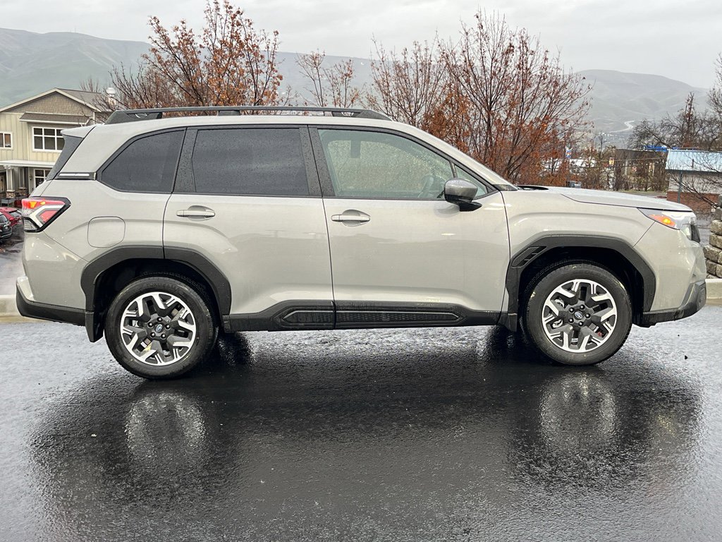 New 2025 Subaru Forester Premium image 2