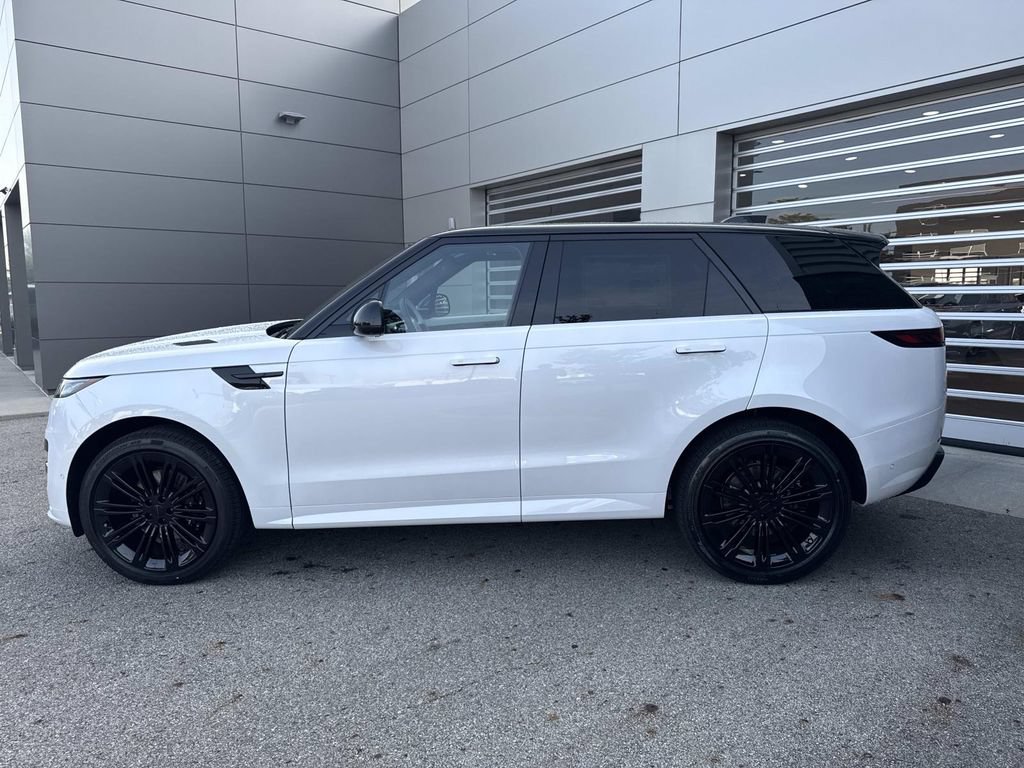 New 2026 Land Rover Range Rover Sport Dynamic SE AWD/4WD image 4
