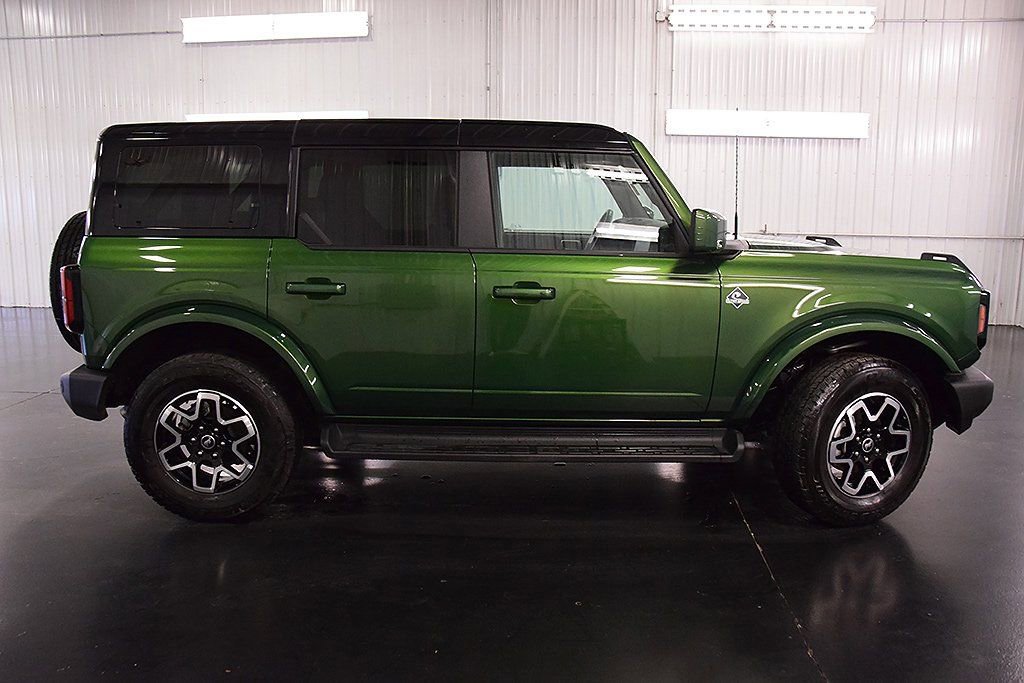 Used 2025 Ford Bronco Outer Banks image 8