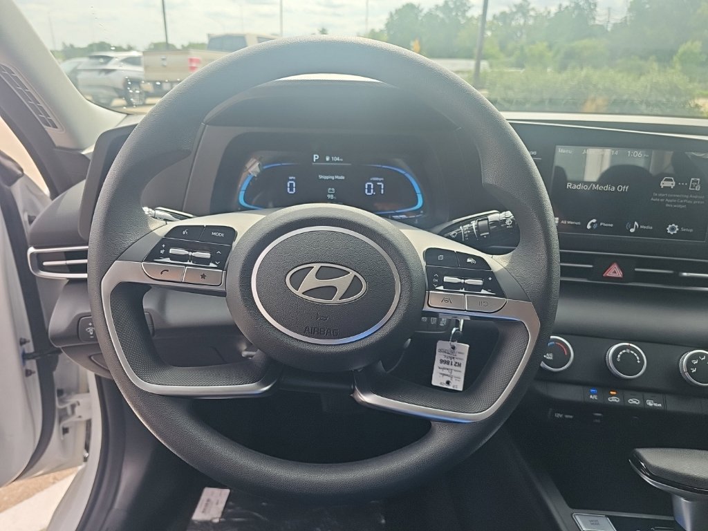 New 2026 Hyundai Elantra SE FWD image 16