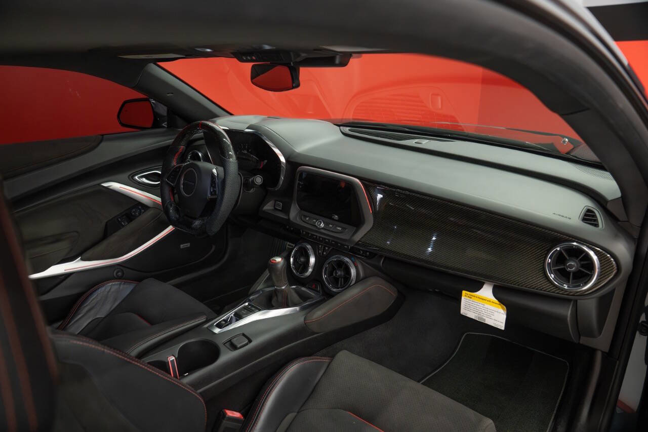 Used 2019 Chevrolet Camaro ZL1 RWD image 63