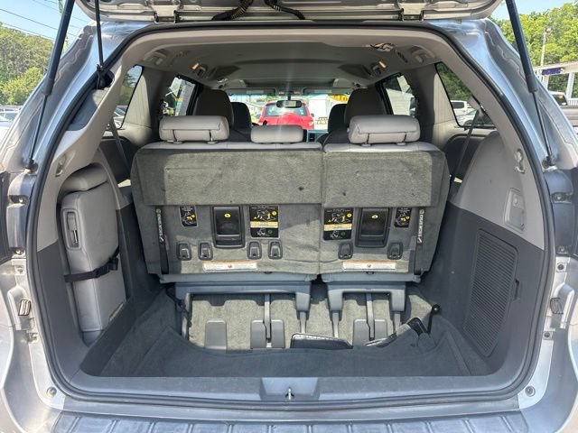 Used 2015 Toyota Sienna XLE w/ XLE Navigation Package FWD image 9
