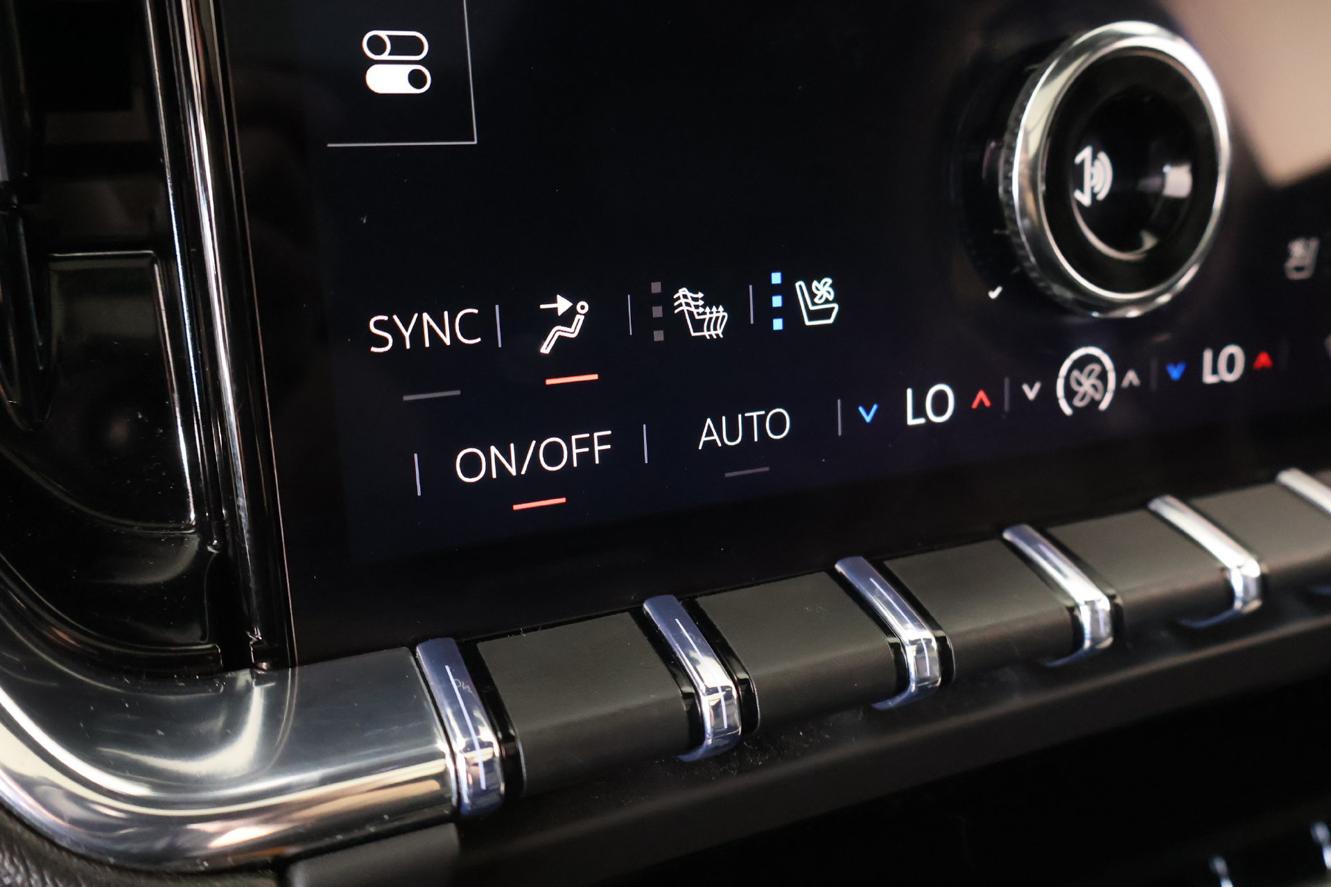 Used 2026 GMC Yukon Denali w/ Sun & Power Step Package AWD/4WD image 7