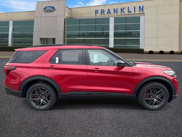New 2026 Ford Explorer ST-Line w/ ST-Line Street Pack AWD/4WD image 8
