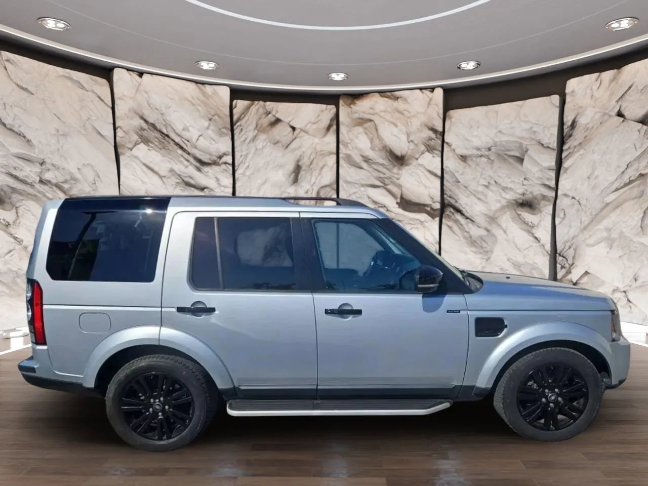 Used 2016 Land Rover LR4 HSE Silver Edition image 7