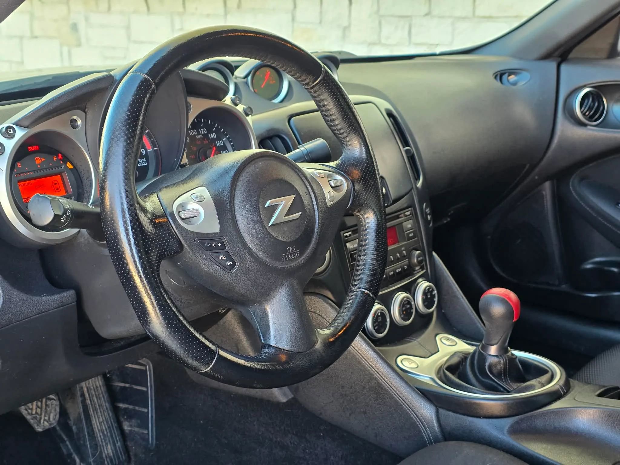 Used 2015 Nissan 370Z Coupe image 8