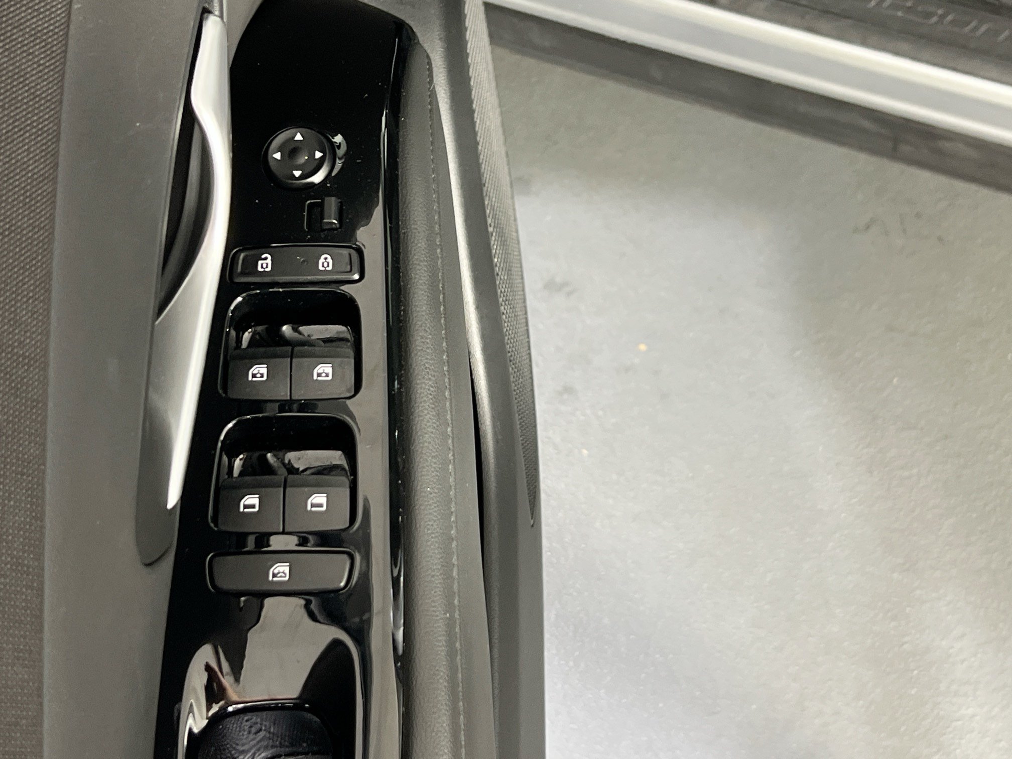 Used 2023 Hyundai Tucson Limited w/ Cargo Package AWD/4WD image 18