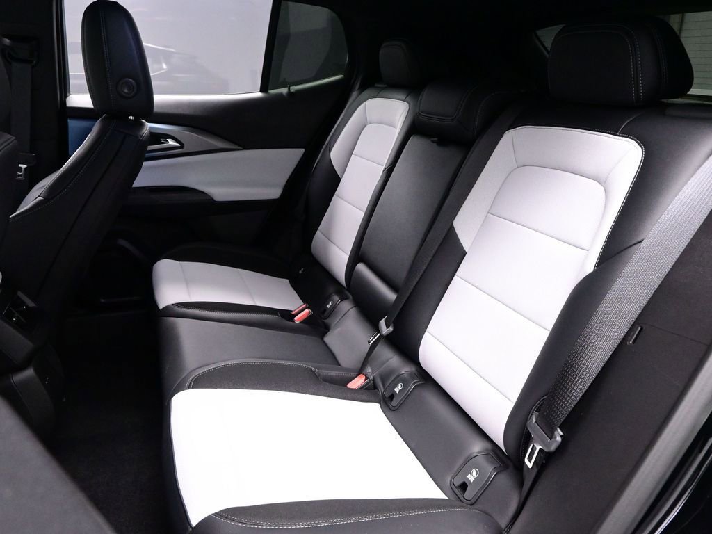 Used 2026 Chevrolet Equinox EV LT image 30