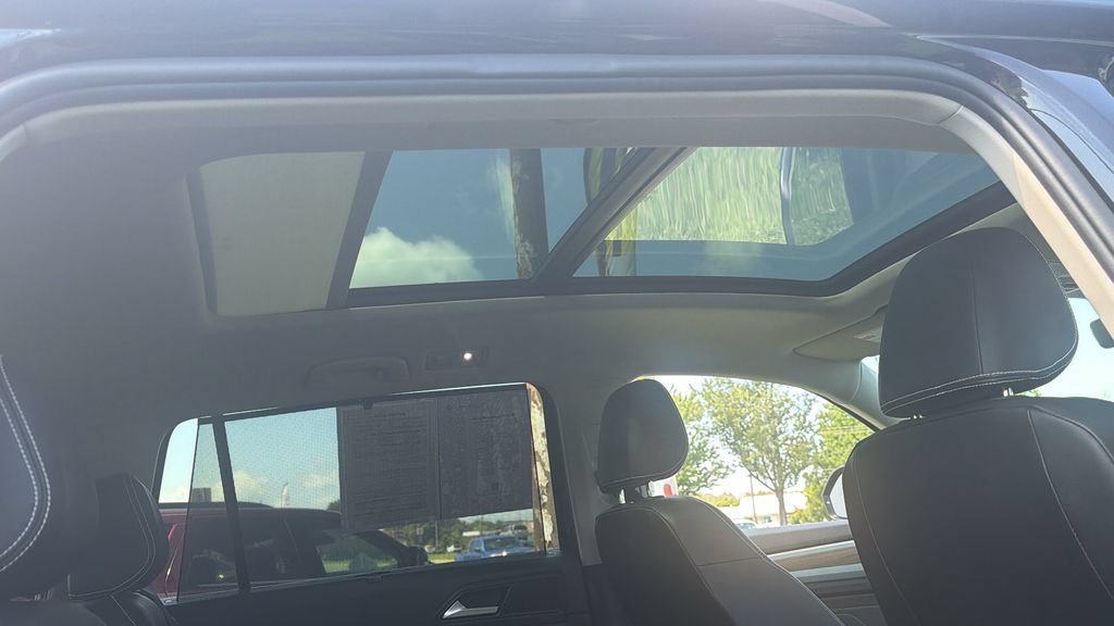 Certified 2023 Volkswagen Atlas SEL AWD/4WD image 8