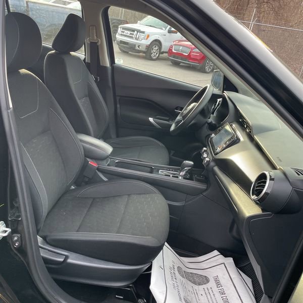 Used 2023 Nissan Kicks SV image 11