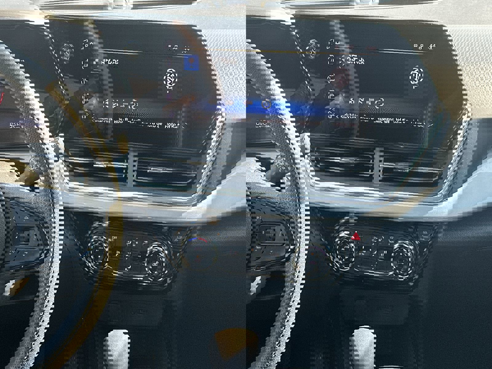 Used 2025 Chevrolet Trax LT image 25