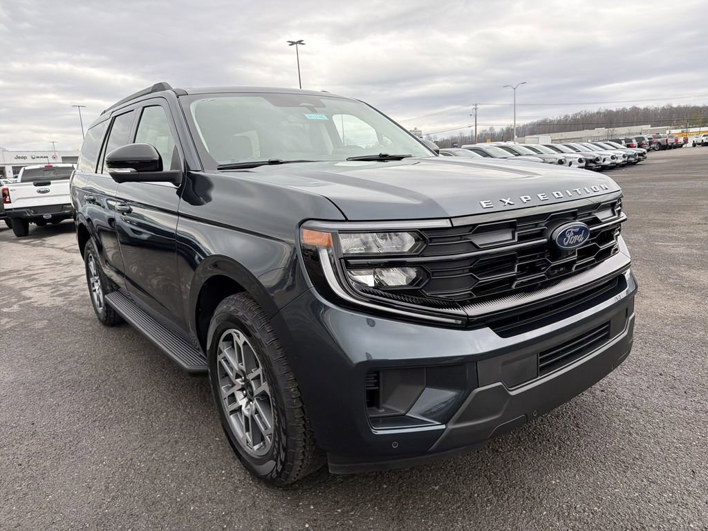 New 2026 Ford Expedition Active AWD/4WD image 3