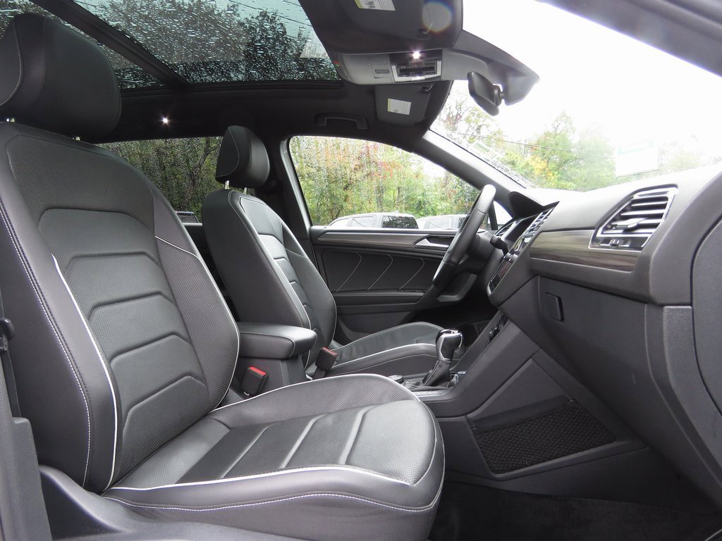 Used 2022 Volkswagen Tiguan SEL R-Line image 14