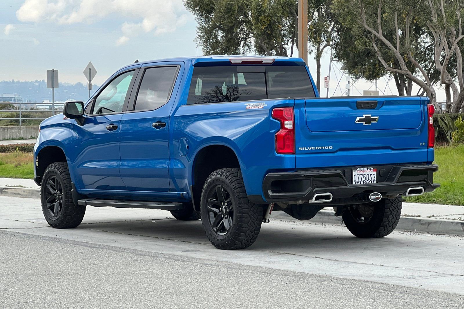Used 2022 Chevrolet Silverado 1500 LT Trail Boss w/ LT Trail Boss Premium Package AWD/4WD image 6
