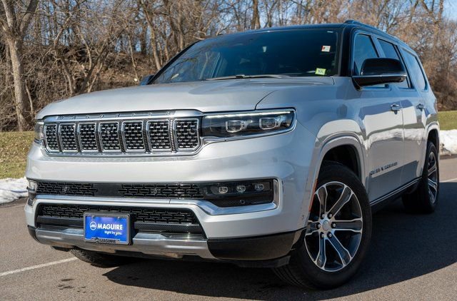 Used 2023 Jeep Grand Wagoneer 4WD w/ Flexible Seating Group image 1