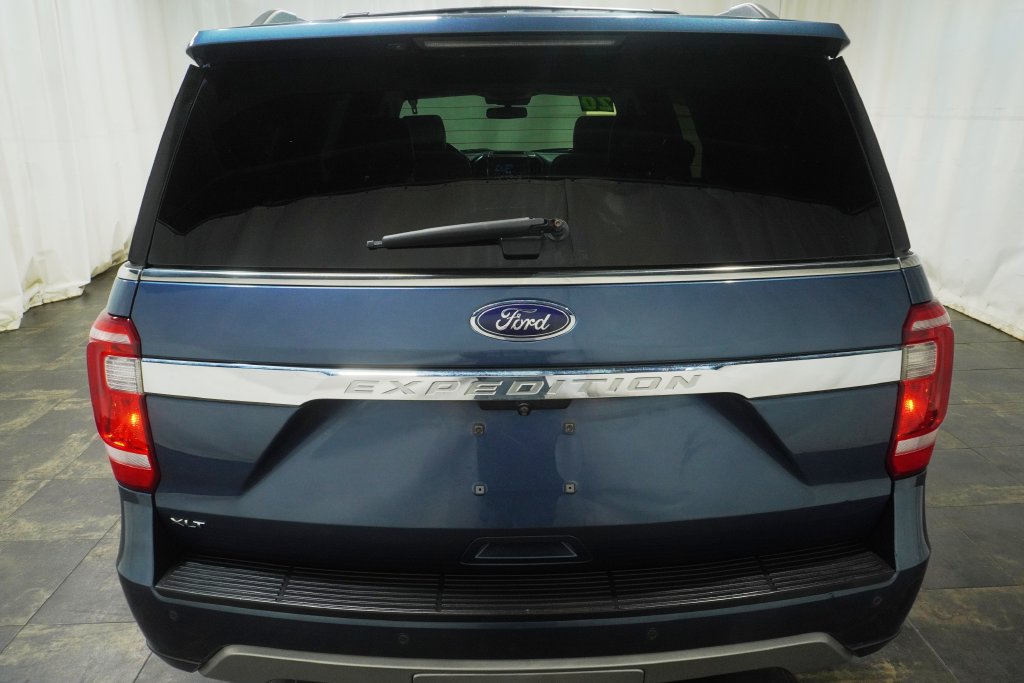 Used 2020 Ford Expedition XLT w/ Equipment Group 202A AWD/4WD image 5