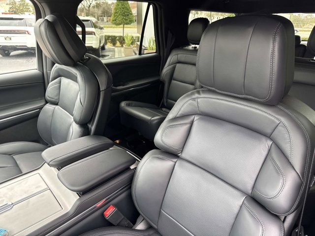 New 2026 Lincoln Navigator L Reserve w/ Jet Appearance Package image 13