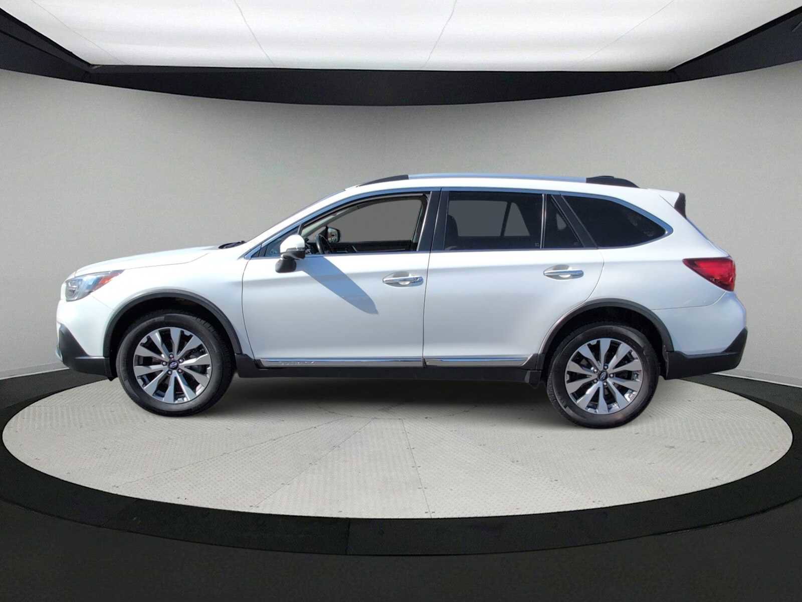 Used 2019 Subaru Outback 3.6R Touring image 5