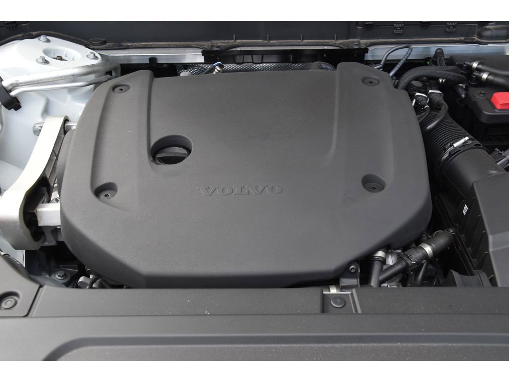 Certified 2025 Volvo XC90 B6 Ultra image 28