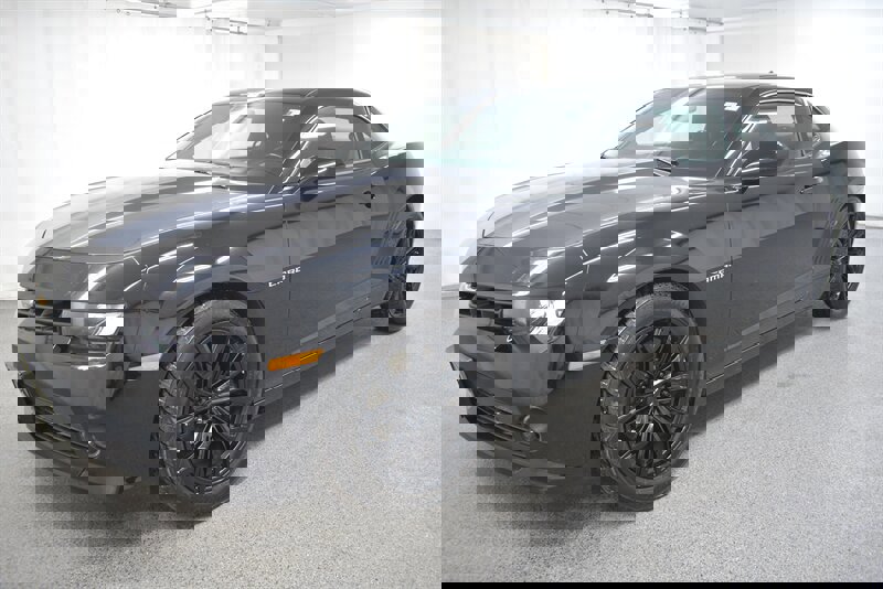 Used 2015 Chevrolet Camaro LT w/ 1LT Preferred Package image 3