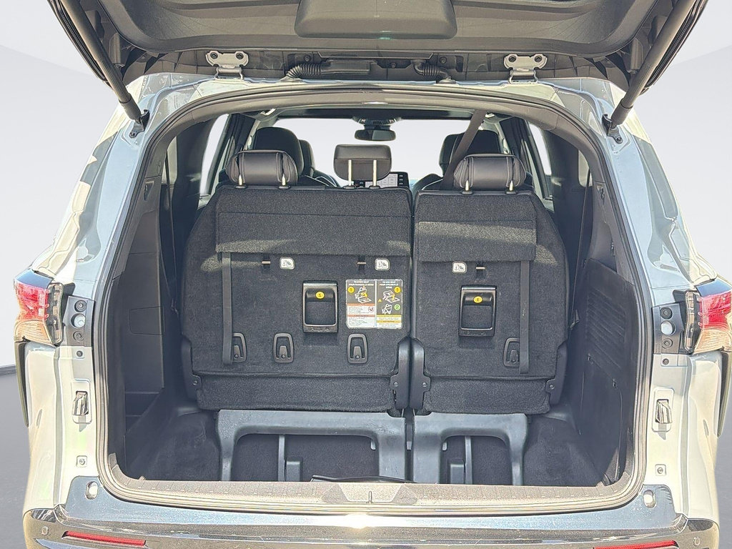 Used 2024 Toyota Sienna XSE w/ XSE Plus Package FWD image 27