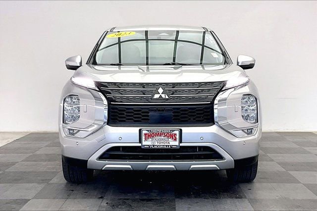 Used 2023 Mitsubishi Outlander SE AWD/4WD image 2