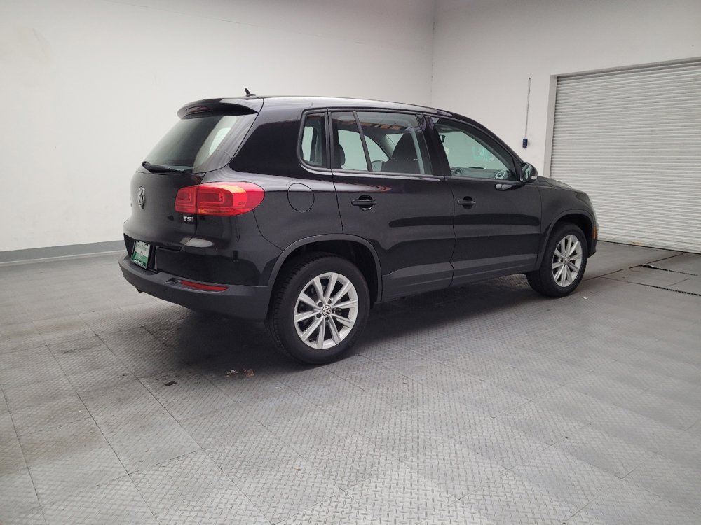 Used 2017 Volkswagen Tiguan Limited w/ Alloy Wheels Package image 10