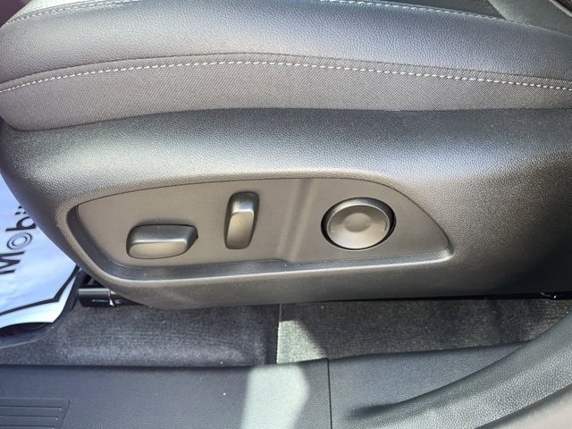 New 2026 Chevrolet Equinox LT w/ Convenience Package II image 17