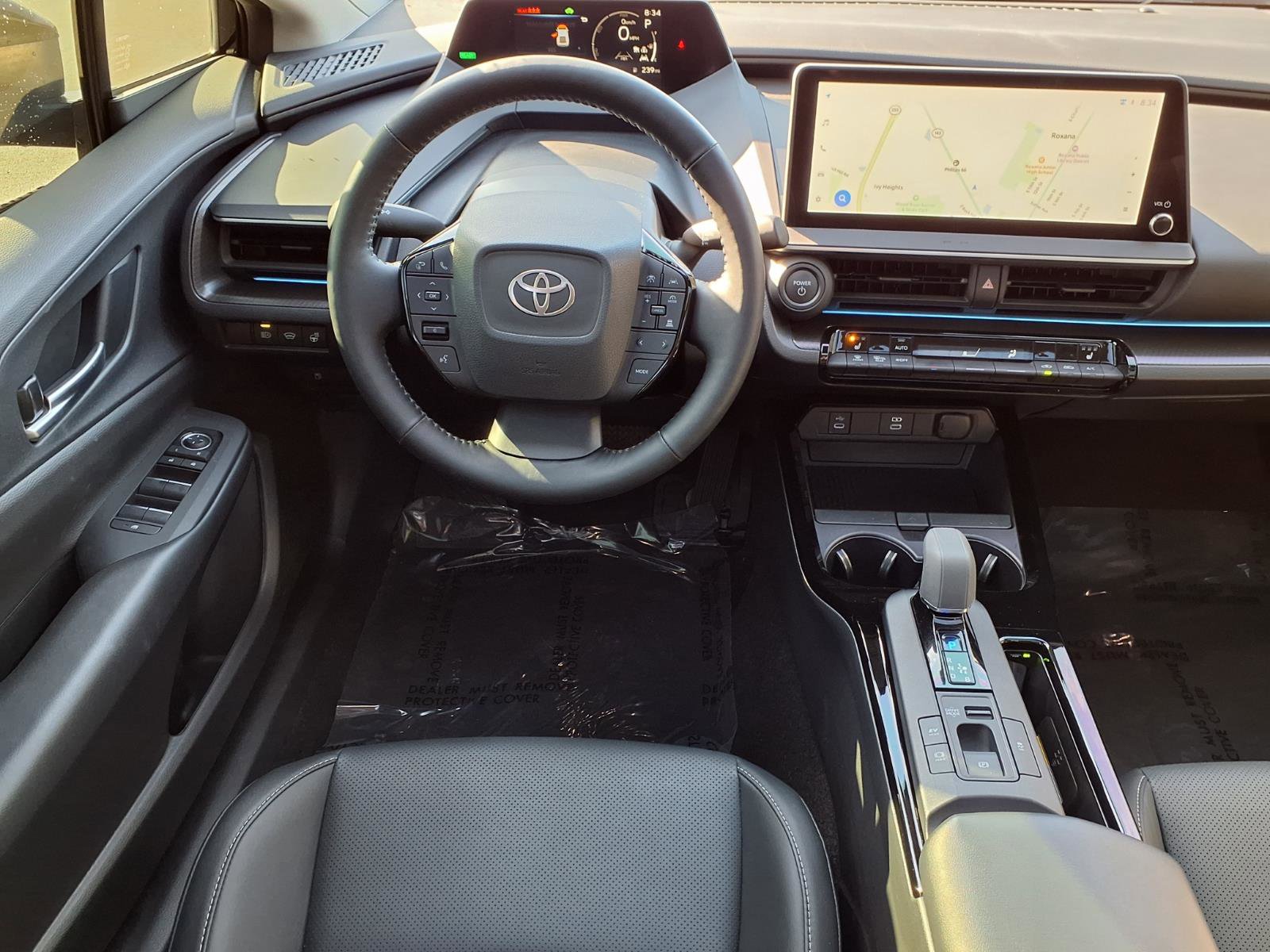 Used 2025 Toyota Prius FWD image 2