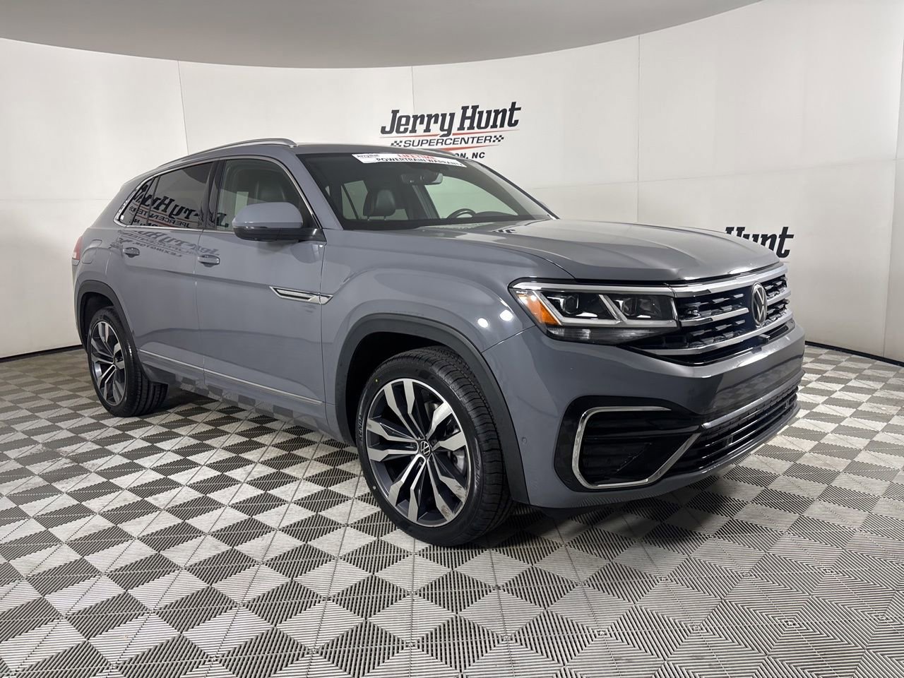 Used 2023 Volkswagen Atlas Cross Sport SEL Premium R-Line image 4