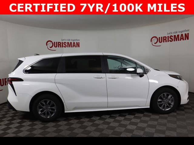 Used 2024 Toyota Sienna LE image 9