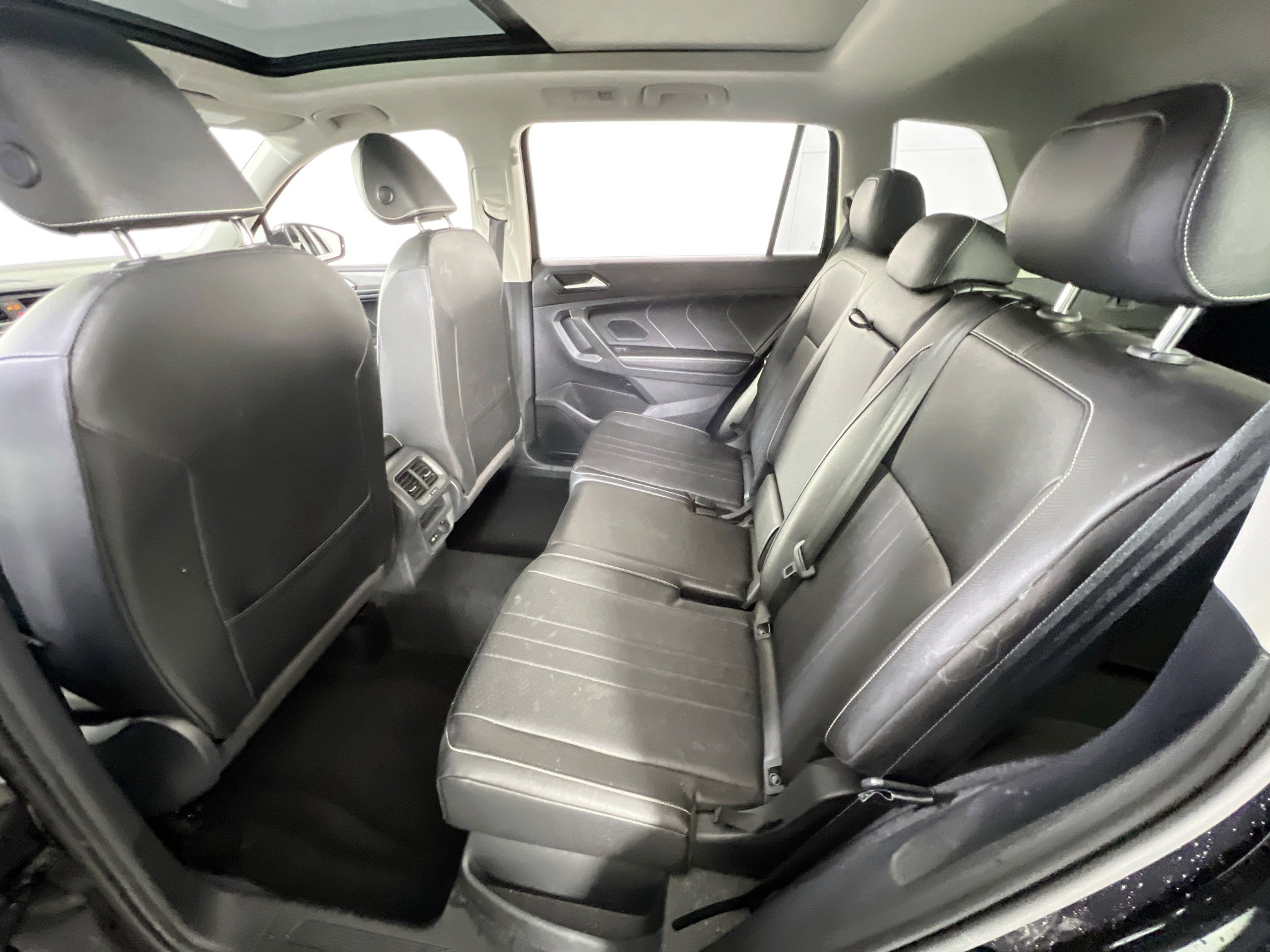 Used 2022 Volkswagen Tiguan SE AWD/4WD image 24