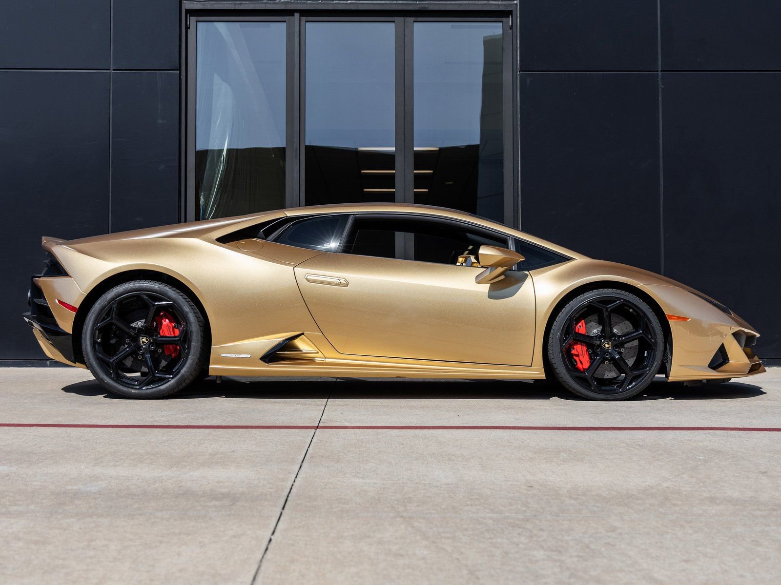 Used 2020 Lamborghini Huracan EVO image 10