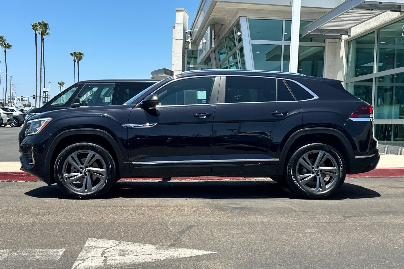 Used 2024 Volkswagen Atlas Cross Sport SEL R-Line AWD/4WD image 7