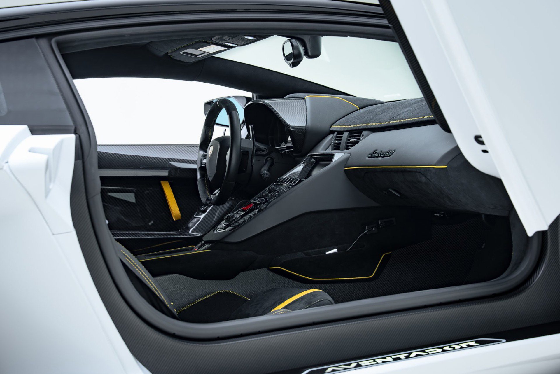Used 2021 Lamborghini Aventador SVJ AWD/4WD image 46