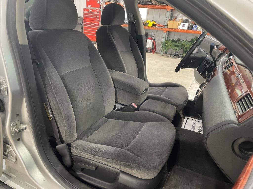 Used 2006 Chevrolet Impala LT w/ Preferred Equipment Group FWD image 22