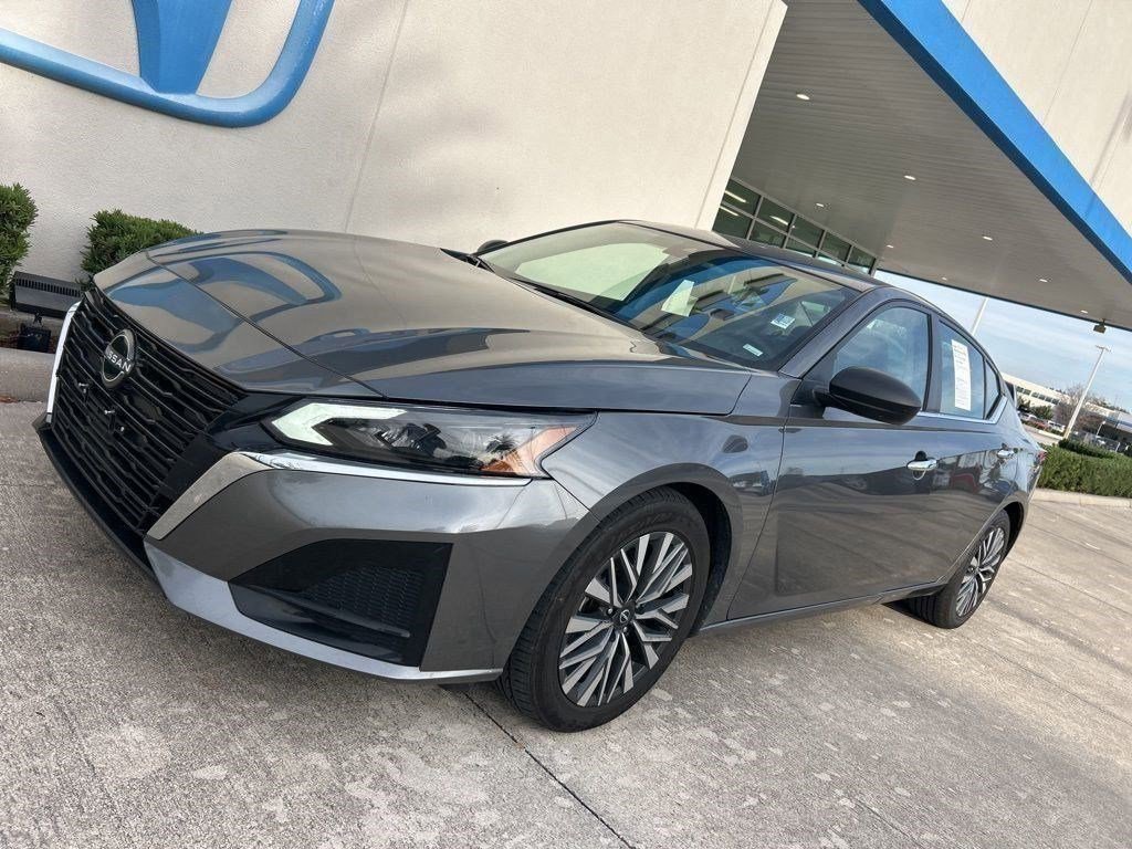 Used 2024 Nissan Altima 2.5 SV image 4