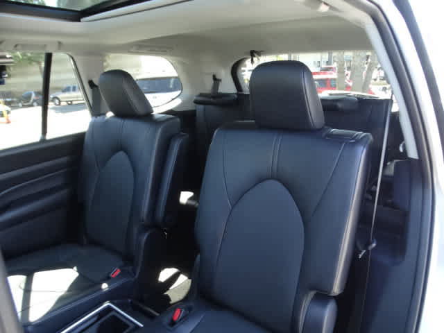 Used 2025 Toyota Grand Highlander FWD image 20