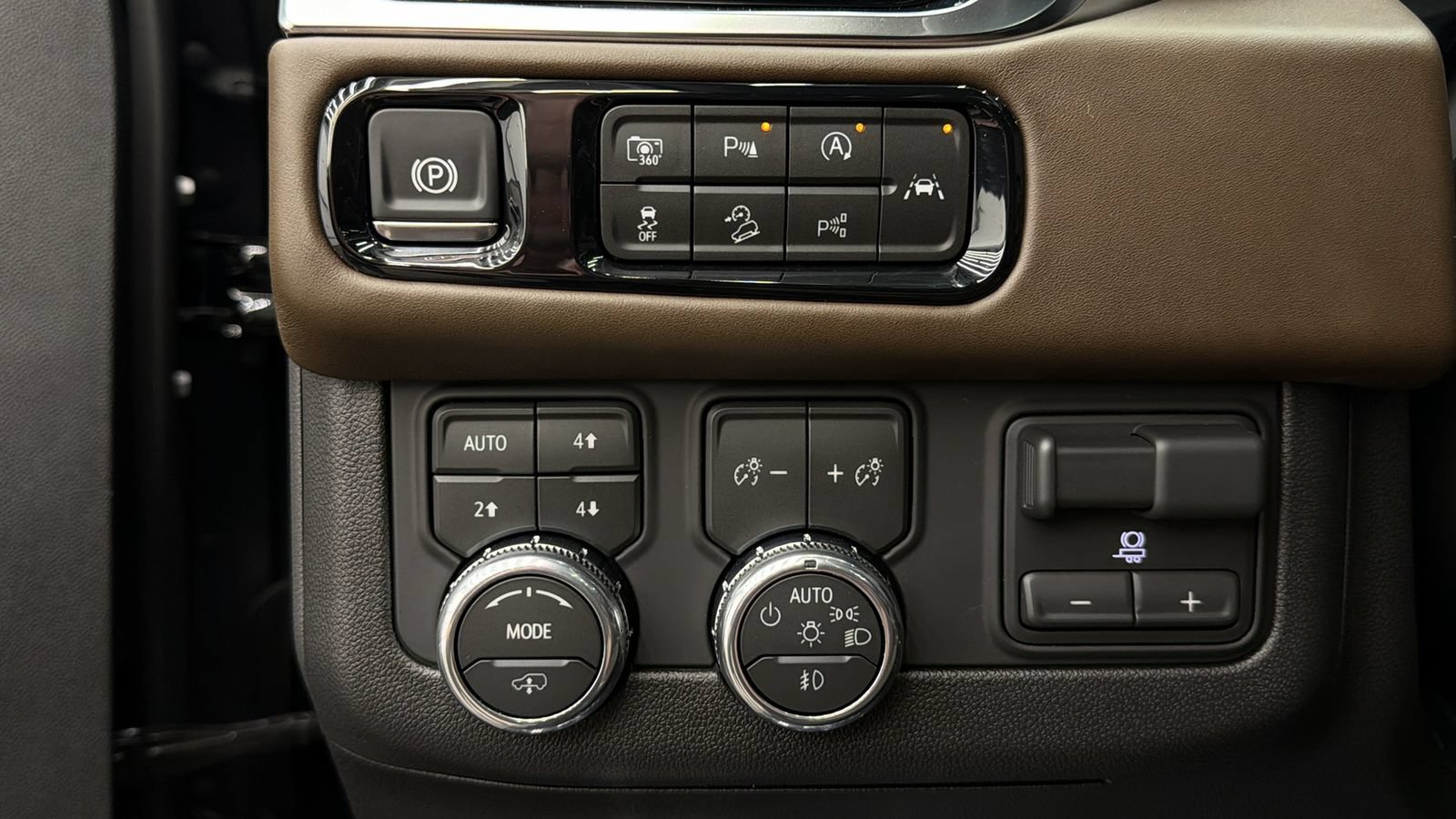 Used 2026 GMC Yukon XL Denali Ultimate AWD/4WD image 28