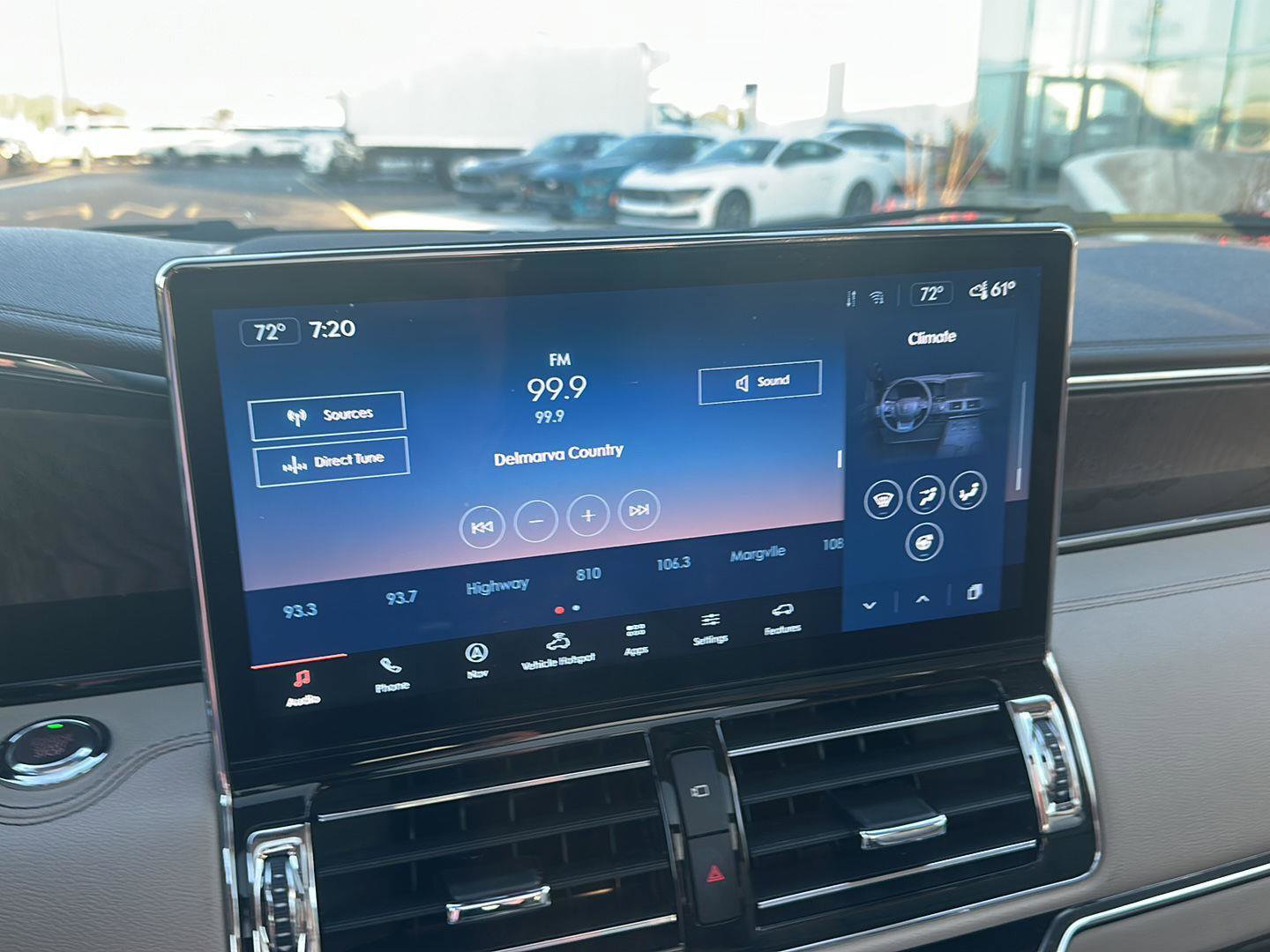 Used 2024 Lincoln Navigator Premiere AWD/4WD image 16